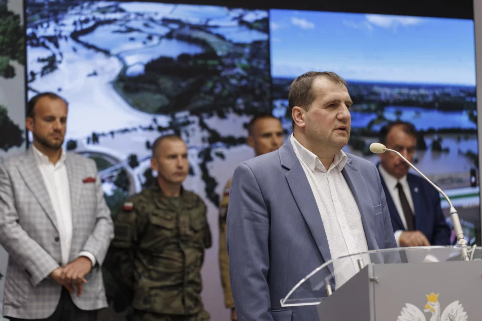 ​Podsumowanie sytuacji w Małopolsce – mobilizacja służb i apel o ostrożność wobec oszustw - zdjęcie 6