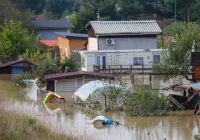 Premier Tusk: pomoc doraźna dla powodzian jest bezzwrotna - zdjęcie główne