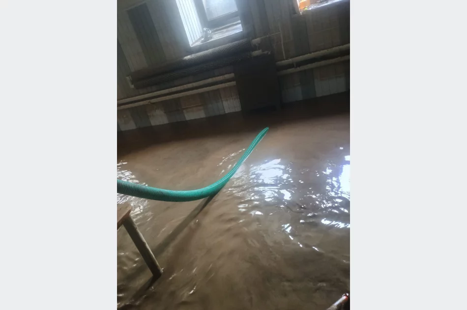 Strażacy z Limanowszczyzny niosą pomoc powodzianom w Głuchołazach (ZDJĘCIA) - zdjęcie 4