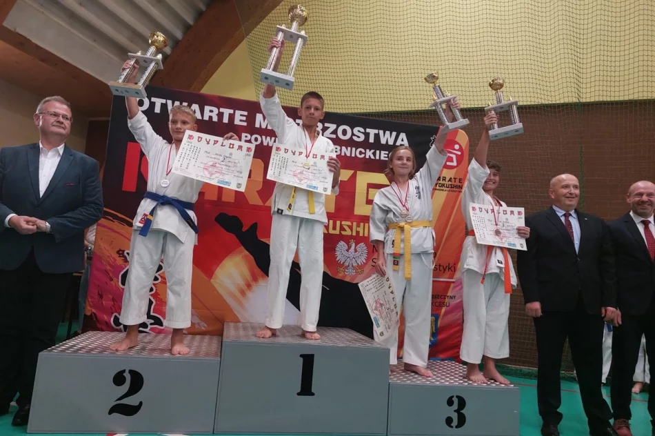 Udany wyjazd limanowskich karateków do Rybnika - zdjęcie 2