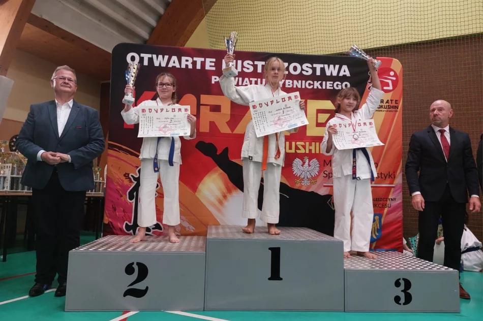 Udany wyjazd limanowskich karateków do Rybnika - zdjęcie 3
