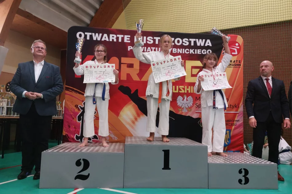 10 medali dla karateków ARS Limanowa – JONIEC Team na Otwartych Mistrzostwach Powiatu Rybnickiego w Karate Kyokushin - zdjęcie 4