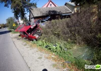 Samochód wypadł z drogi - kierowca miał 2,5 promila - zdjęcie główne