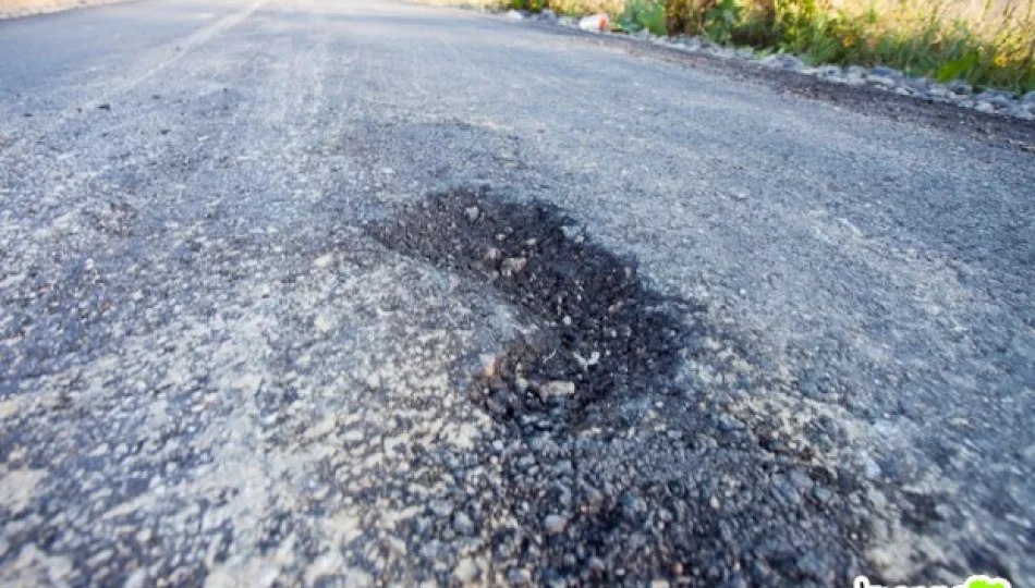 Fotointerwencja: nowy 'asfalt' na Łysą Górę - zdjęcie 1