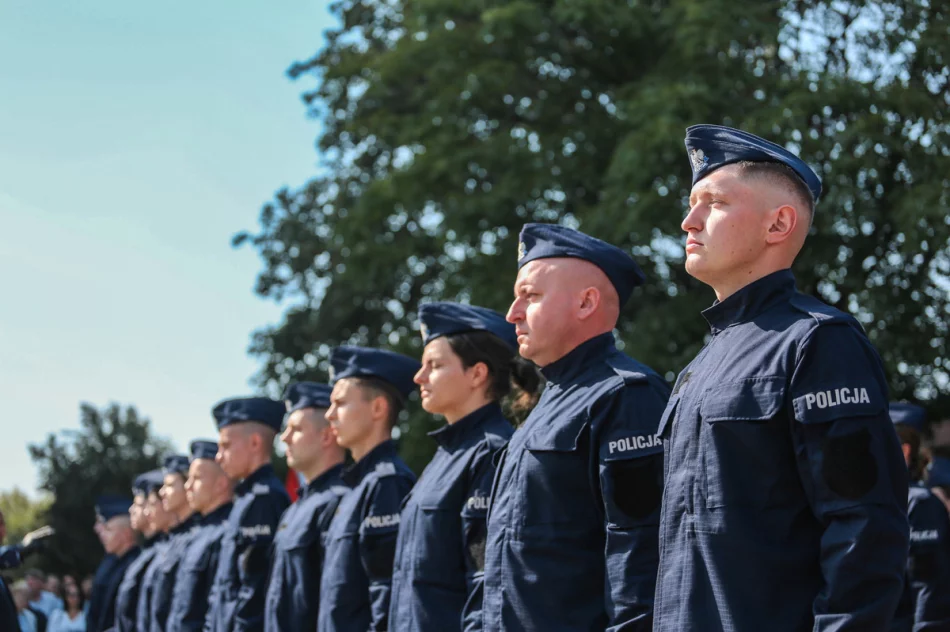 Ślubowanie nowych funkcjonariuszy, dwóch trafi do Limanowej (ZDJĘCIA) - zdjęcie 3