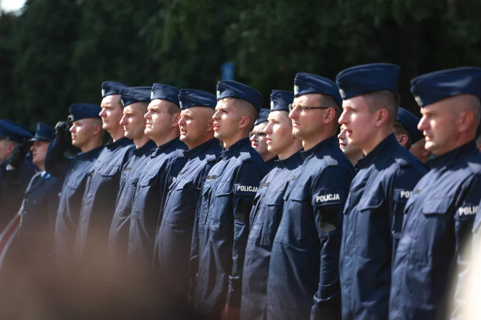 Ślubowanie nowych funkcjonariuszy, dwóch trafi do Limanowej (ZDJĘCIA) - zdjęcie 10