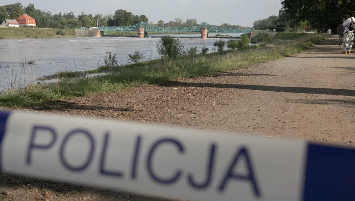 Kolejny dzień walki z powodzią; kulminacja fali na Odrze we Wrocławiu