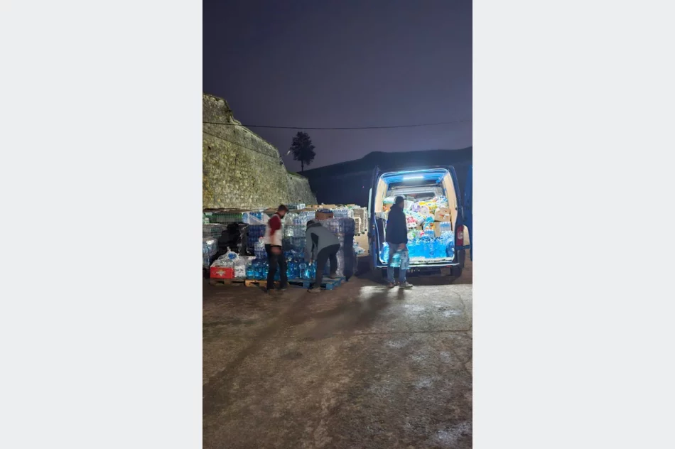 Pomoc humanitarna dotarła do Kłodzka. Trwa wielkie sprzątanie - zdjęcie 5