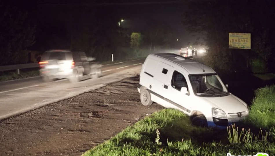 Wjechał do rowu przez pijanego - zdjęcie 1