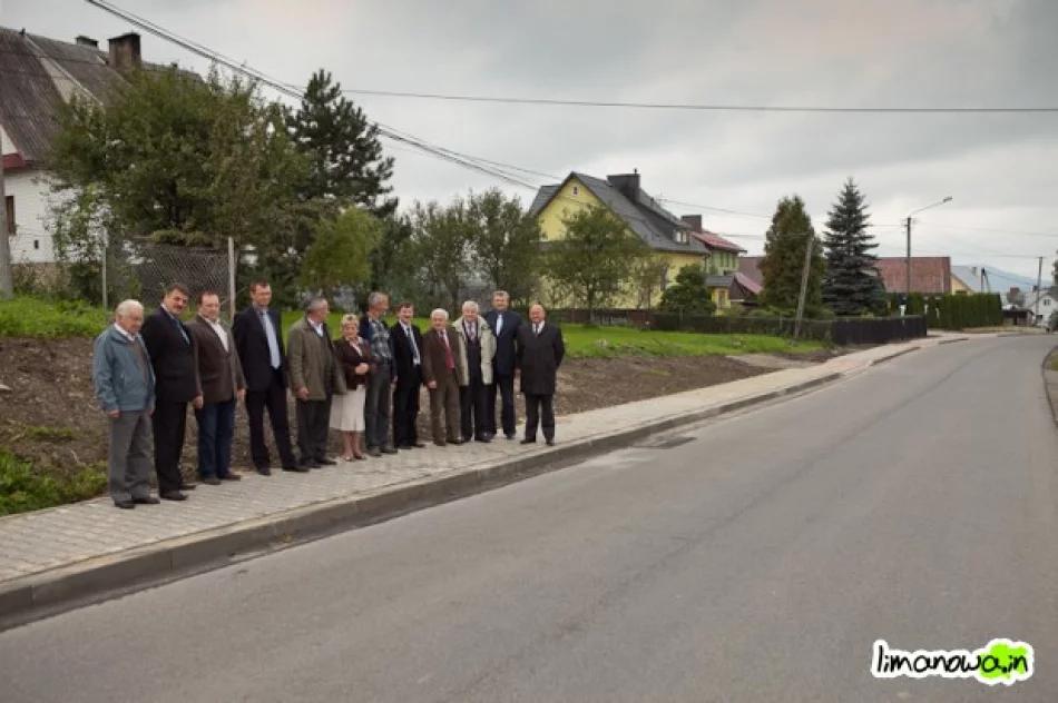 Chodnik na Woli oddany do użytku - zdjęcie 3