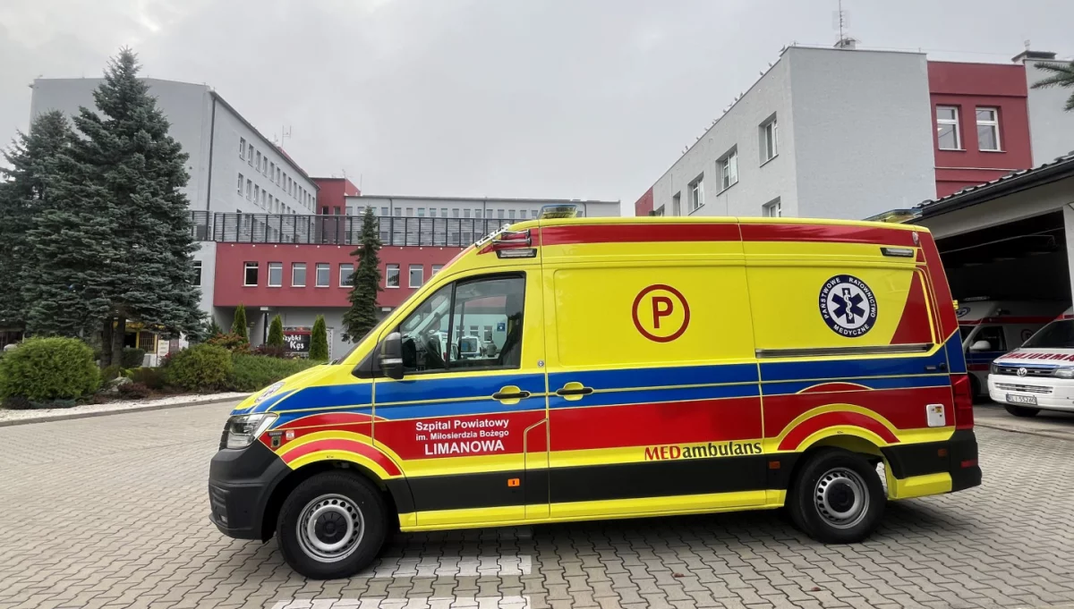 Nowe pojazdy sanitarne/fot.: Szpital Limanowa