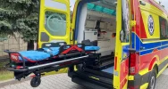 Szpital zyskał dwa nowe pojazdy sanitarne - zdjęcie 2