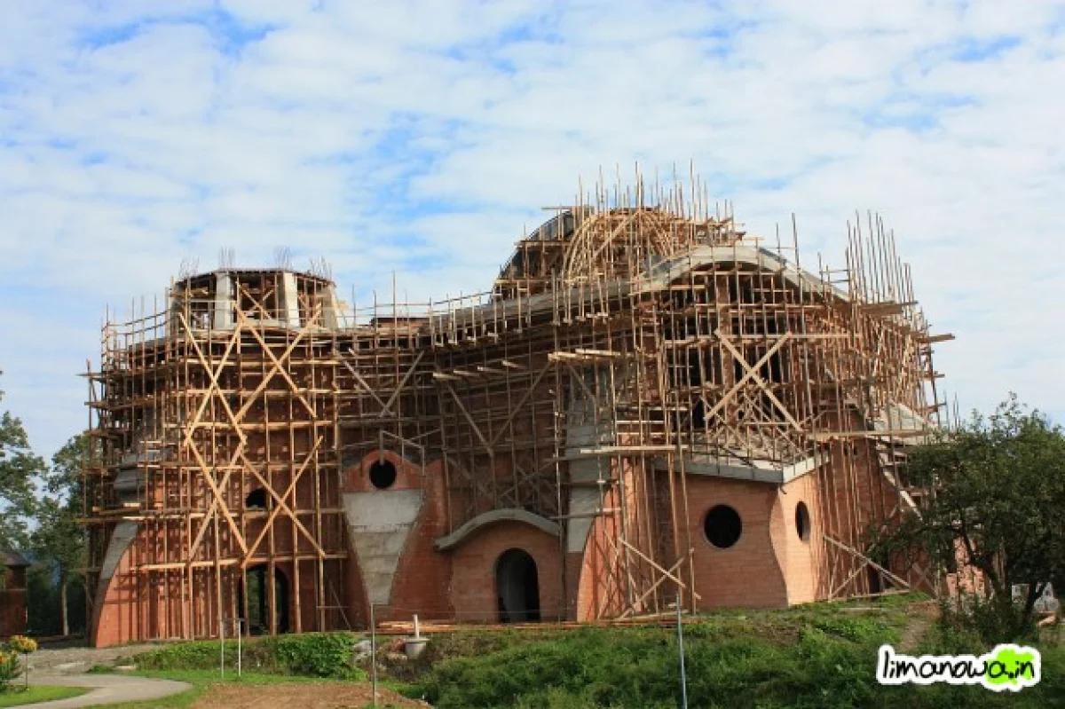 Ekspresowa budowa kościoła