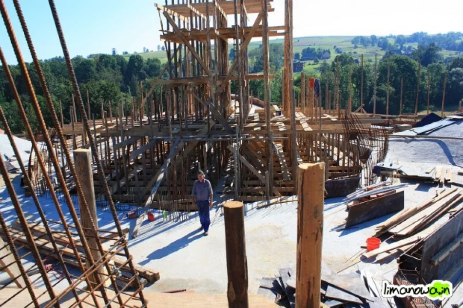 Ekspresowa budowa kościoła - zdjęcie 2