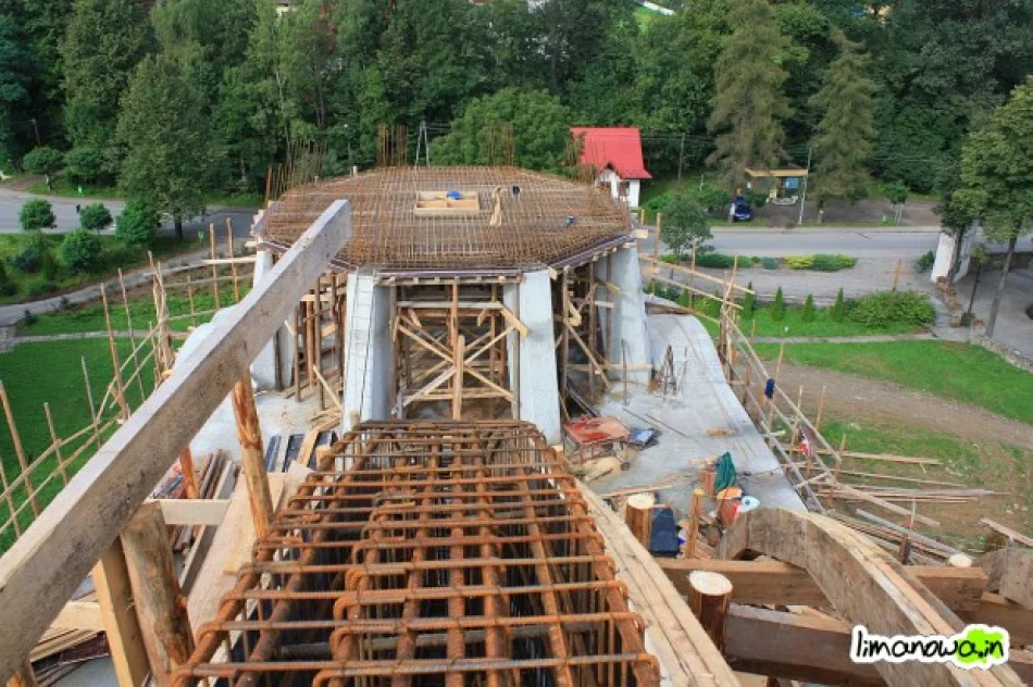 Ekspresowa budowa kościoła - zdjęcie 4