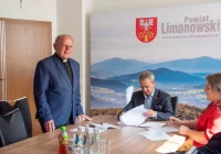 Powiat przekazał pieniądze na modernizację drogi krzyżowej  - zdjęcie główne