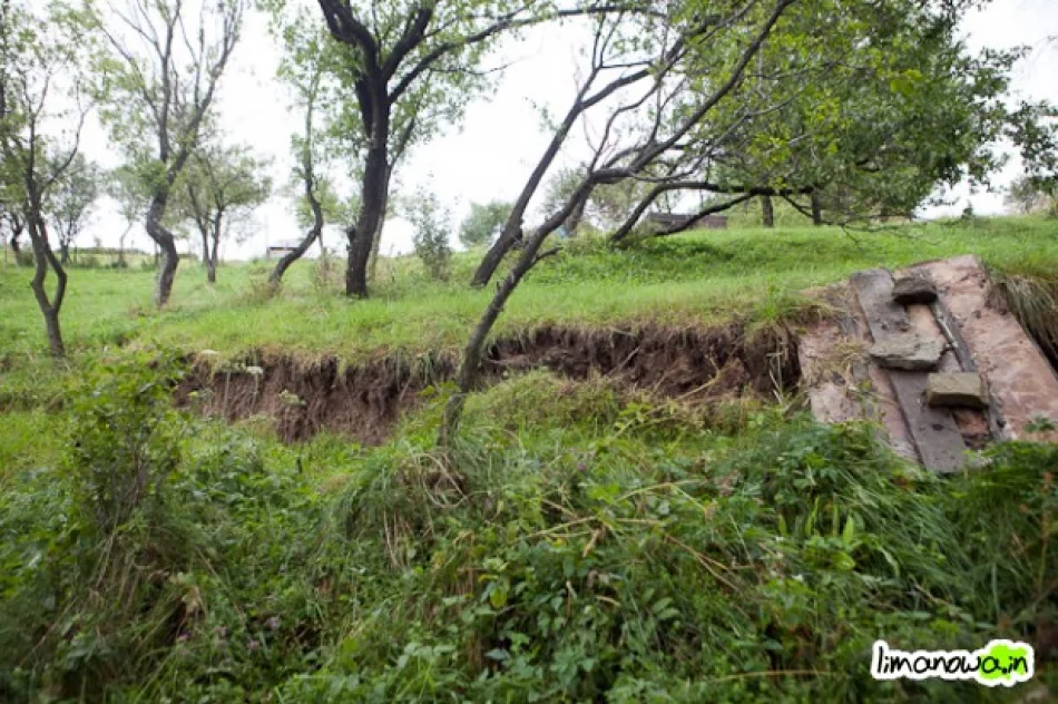 2,5 hektarowe osuwisko w Męcinie - zagrożony dom - zdjęcie 3