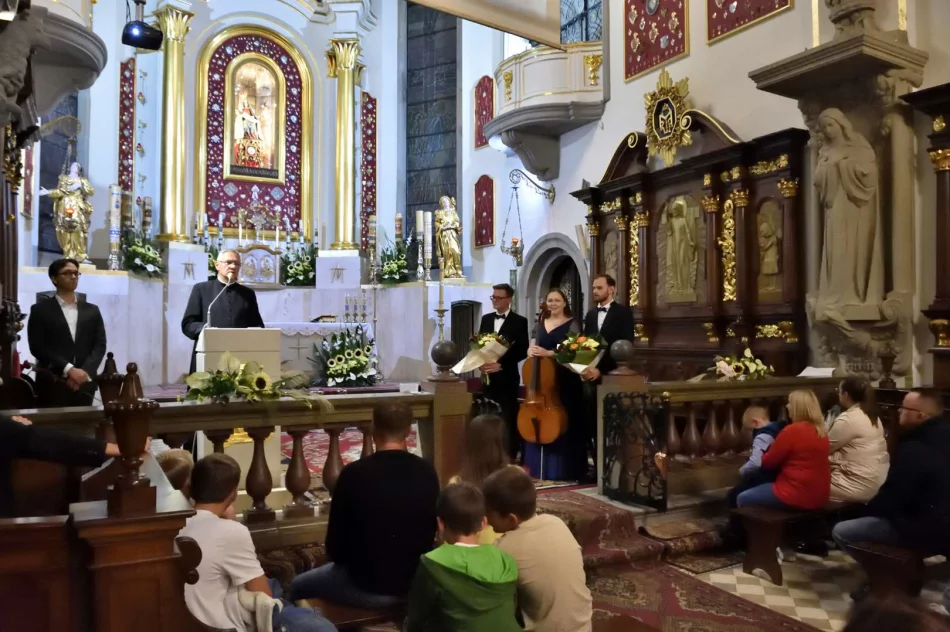 W bazylice limanowskiej odbył się koncert organowo-kameralny - zdjęcie 3