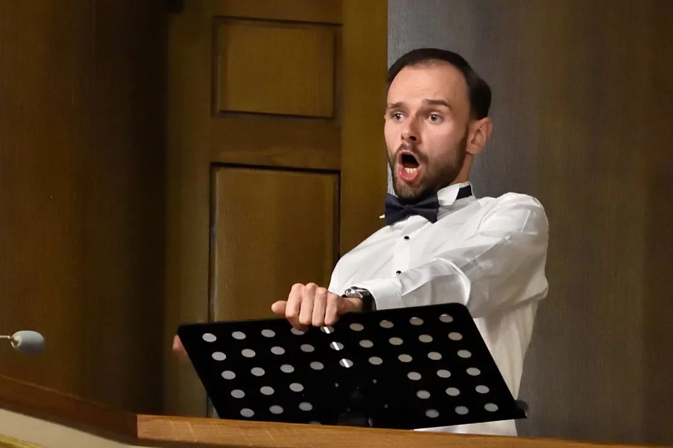 W bazylice limanowskiej odbył się koncert organowo-kameralny - zdjęcie 13