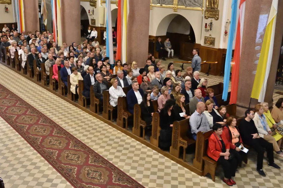 W bazylice limanowskiej odbył się koncert organowo-kameralny - zdjęcie 18
