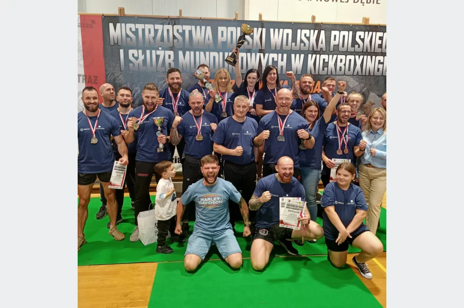 Sukcesy limanowskich policjantów na mistrzostwach w kickboxingu - zdjęcie 2