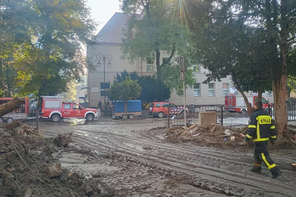 Trzy dni pomocy. Druhowie z Limanowszczyzny dla powodzian (ZDJĘCIA) - zdjęcie 2