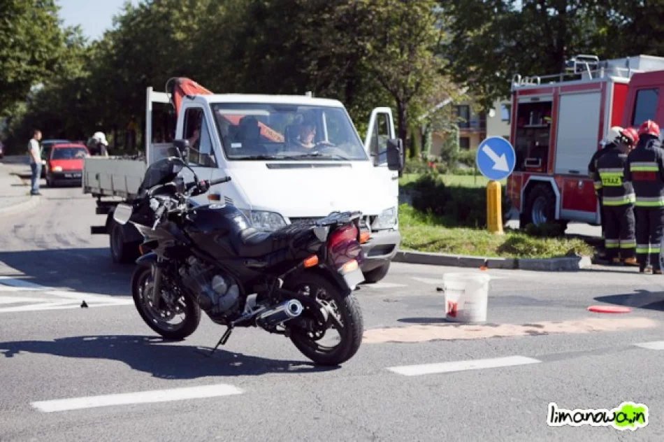 Zderzenie motocykla z samochodem dostawczym - zdjęcie 3