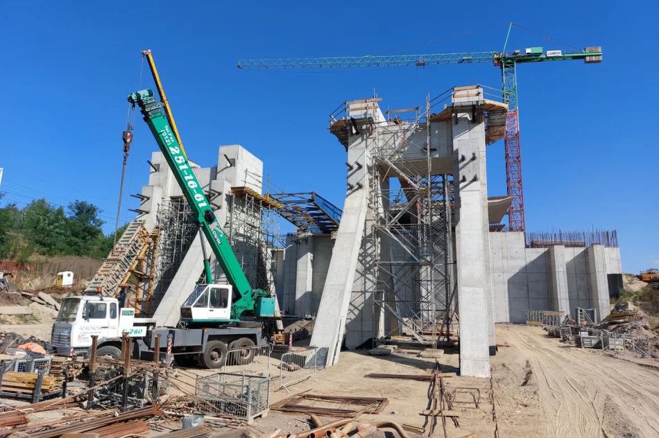 Powstaje najdłuższa w Polsce estakada budowana metodą nasuwania podłużnego - zdjęcie 4