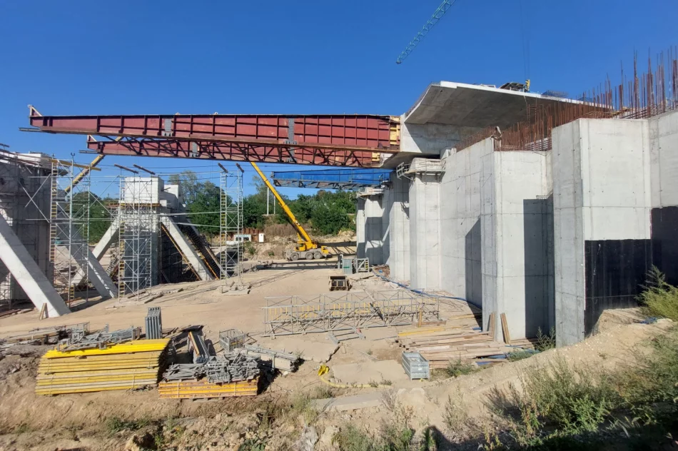 Powstaje najdłuższa w Polsce estakada budowana metodą nasuwania podłużnego - zdjęcie 9