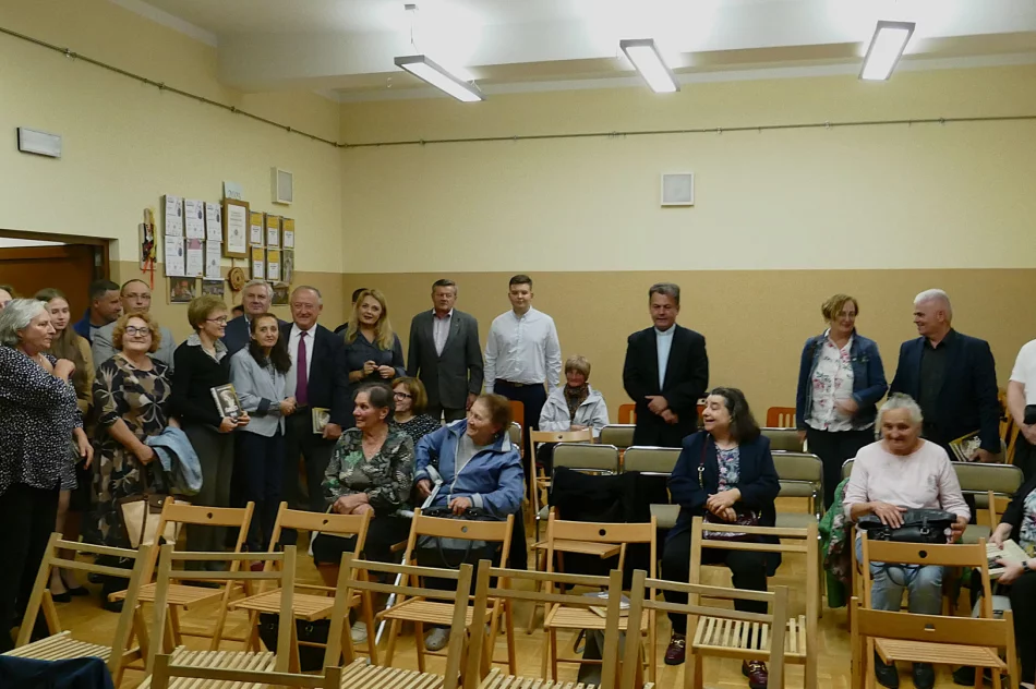 Odbyło się spotkanie autorskie z Agatą Puścikowską - zdjęcie 11