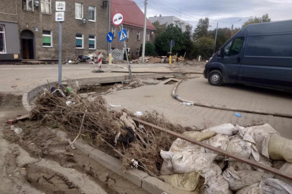 Limanowscy strażacy w Głuchołazach (ZDJĘCIA) - zdjęcie 18
