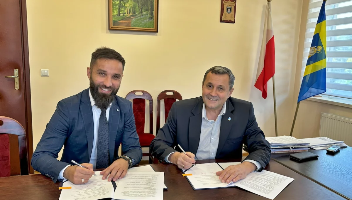 Podpisanie umowy partnerskiej/fot.: UG Mszana Dolna