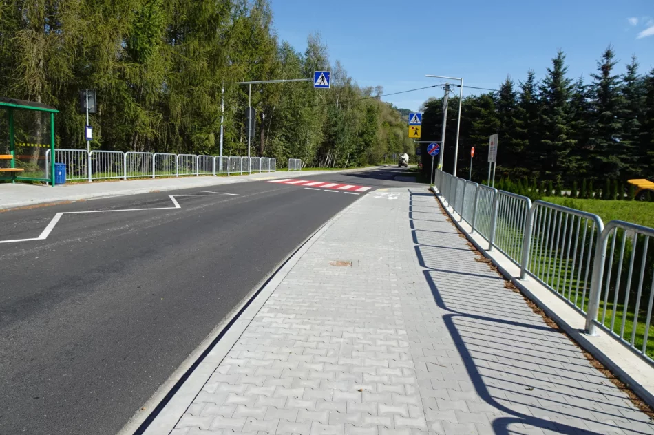 Zakończono pierwszy etap przebudowy drogi powiatowej  - zdjęcie 6