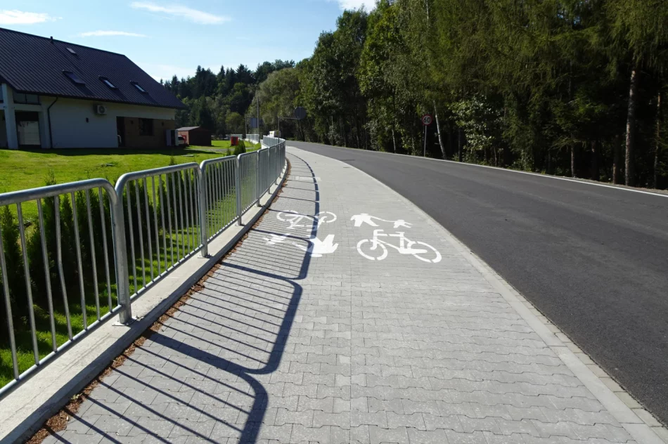 Zakończono pierwszy etap przebudowy drogi powiatowej  - zdjęcie 8