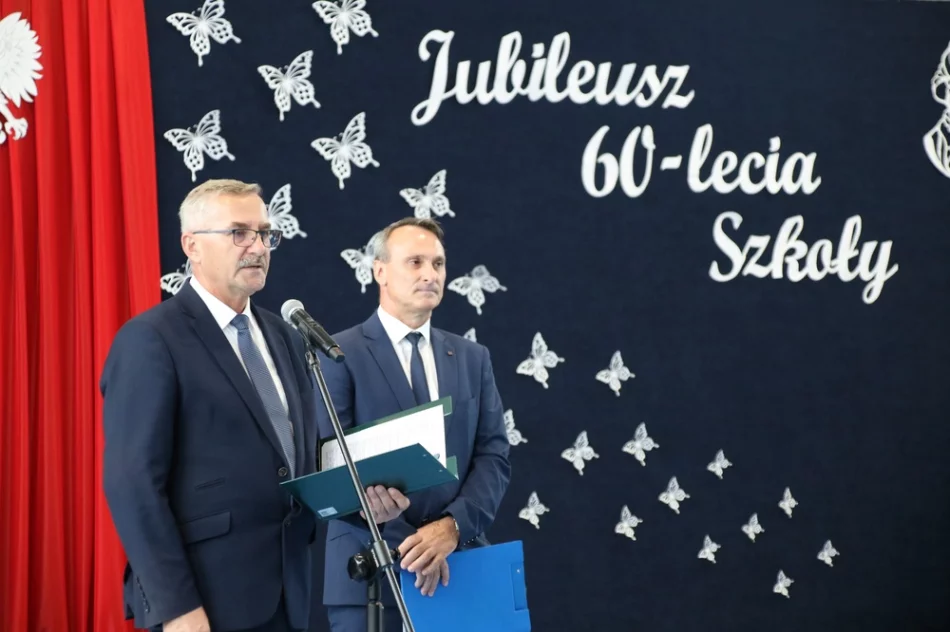 Otwarcie sali gimnastycznej i jubileusz 60-lecia szkoły (ZDJĘCIA) - zdjęcie 9