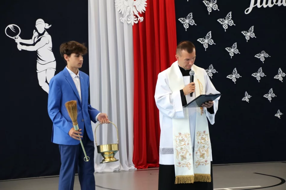 Otwarcie sali gimnastycznej i jubileusz 60-lecia szkoły (ZDJĘCIA) - zdjęcie 13