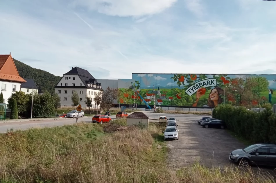 Nowy mural zdobi halę magazynową - zdjęcie 3