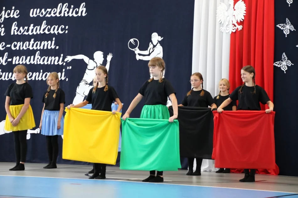Życzenia z okazji jubileuszu 60-lecia Szkoły Podstawowej nr 3 w Słopnicach - zdjęcie 5