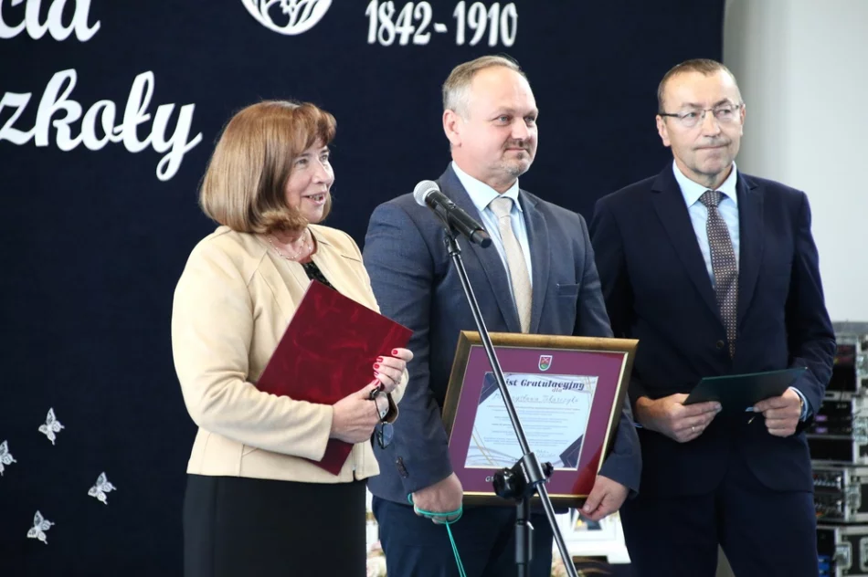 Życzenia z okazji jubileuszu 60-lecia Szkoły Podstawowej nr 3 w Słopnicach - zdjęcie 8