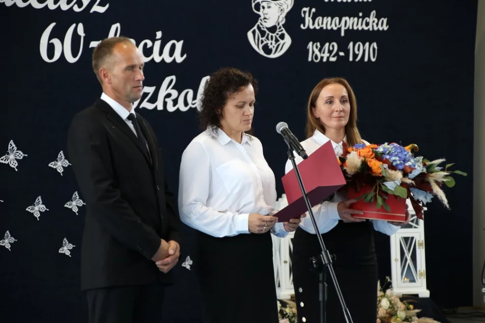 Życzenia z okazji jubileuszu 60-lecia Szkoły Podstawowej nr 3 w Słopnicach - zdjęcie 9