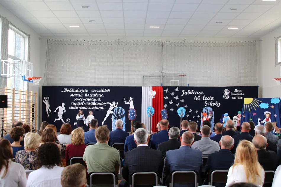 Życzenia z okazji jubileuszu 60-lecia Szkoły Podstawowej nr 3 w Słopnicach - zdjęcie 10