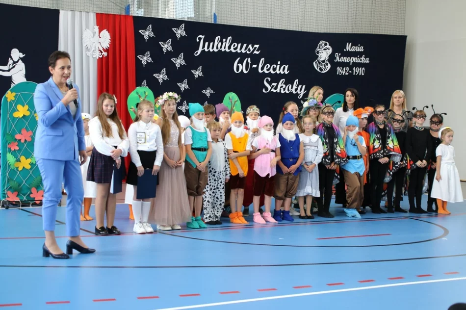 Życzenia z okazji jubileuszu 60-lecia Szkoły Podstawowej nr 3 w Słopnicach - zdjęcie 11