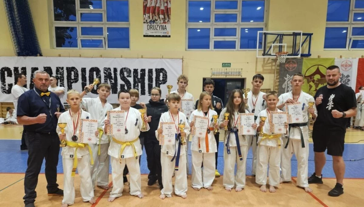 10 medali dla zawodników Limanowskiego Klubu Kyokushin Karate na Galizia Cup 2024 w Leżajsku