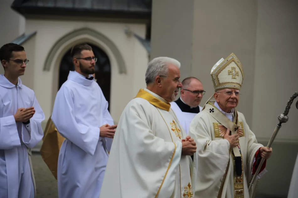 Abp Jędraszewski w Mszanie Dolnej: "Zwycięstwo należy do Boga" - zdjęcie 2