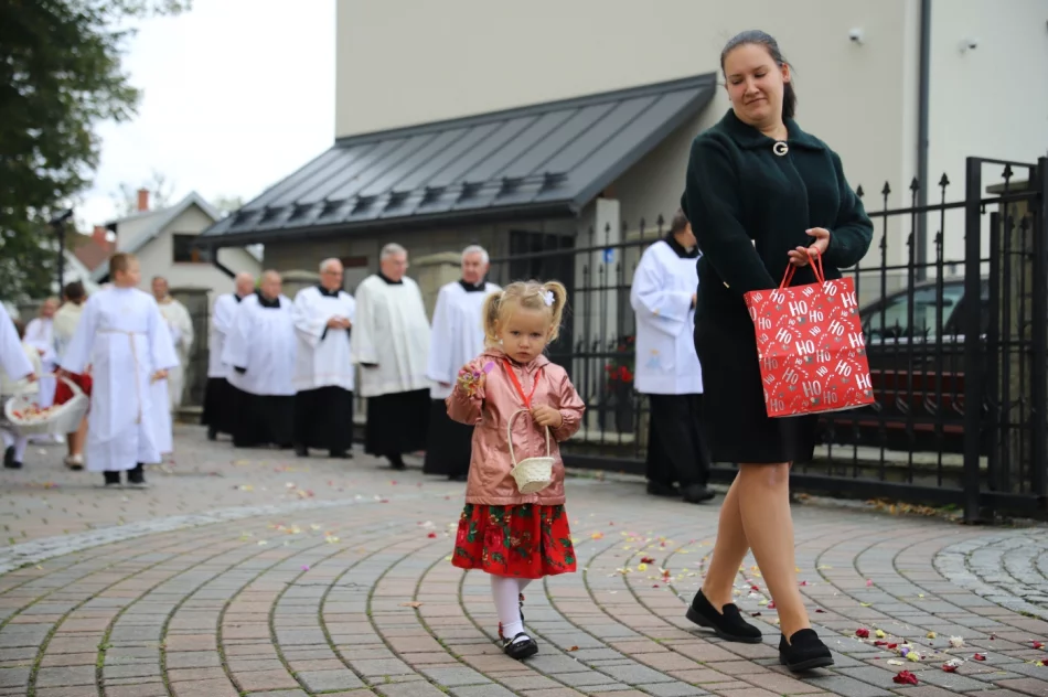 Abp Jędraszewski w Mszanie Dolnej: "Zwycięstwo należy do Boga" - zdjęcie 5