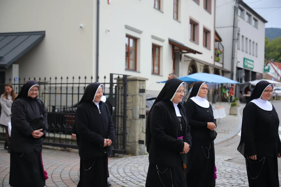 Abp Jędraszewski w Mszanie Dolnej: "Zwycięstwo należy do Boga" - zdjęcie 13