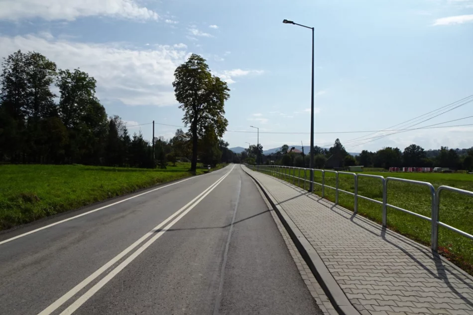 ​  Odbiór końcowy chodnika przy drodze powiatowej - zdjęcie 4