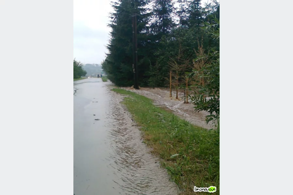 Oberwanie chmury nad Jodłownikiem - zdjęcie 2