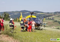 Trudna akcja pomocy przygniecionemu przez ciągnik - zdjęcie główne