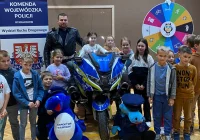 Spotkanie z przedstawicielami Komendy Wojewódzkiej Policji w ZSP Nr 4 - zdjęcie główne
